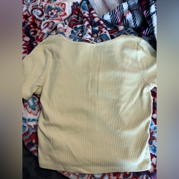 cropped button t shirt ! - Picture 2 of 3